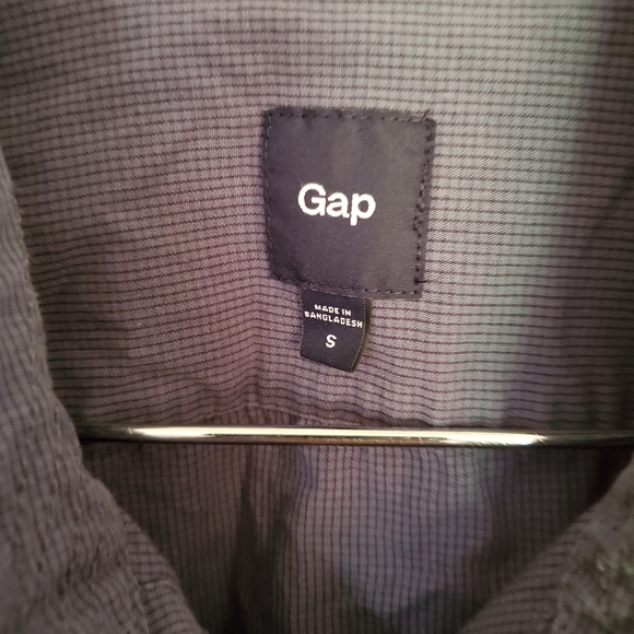 Gap Gray Checkered Button-down - Picture 5 of 6
